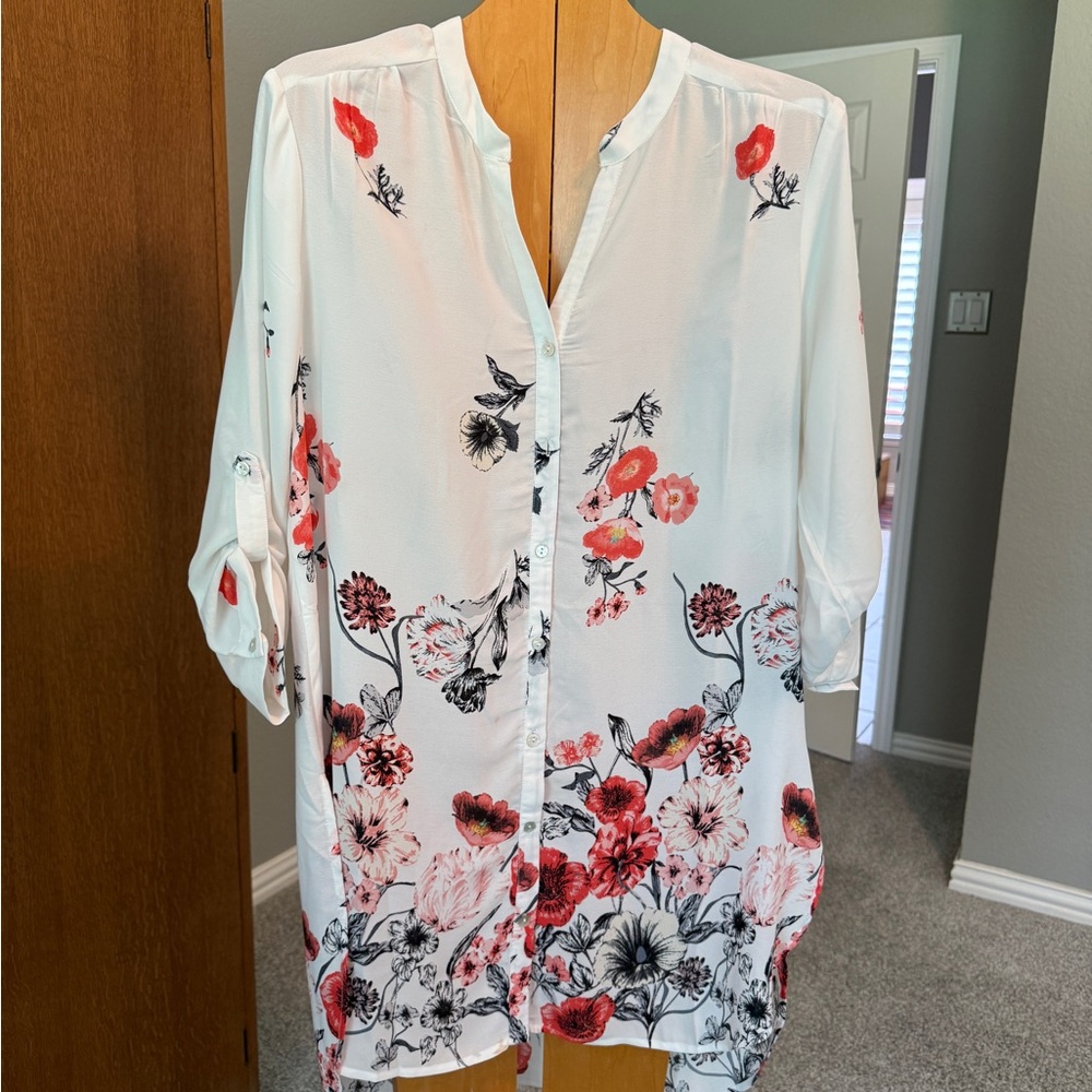 Antilia Femme White and Red Buttoned Tunic with 3/4 Sleeves